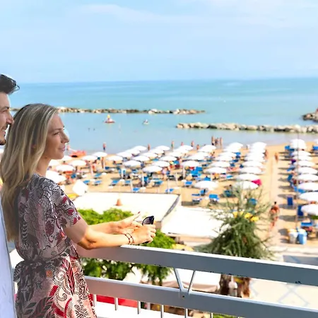 Hotell Levante 4*
