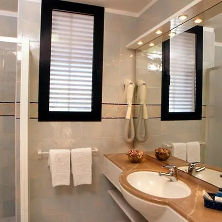 Levante 4*
